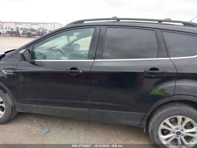 1FMCU0GD0HUE81233 Ford ESCAPE SE