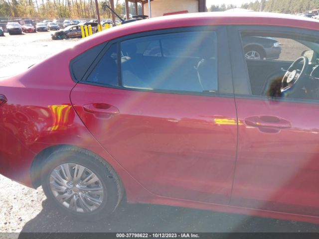 3KPA24AB8JE067427 KIA RIO S