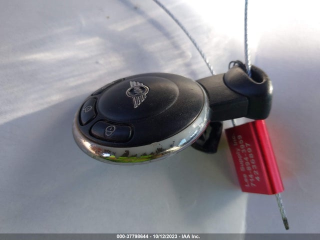 2009 MINI COOPER CLUBMAN WMWMM33579TP72907 Photo 10