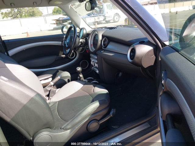 2009 MINI COOPER CLUBMAN WMWMM33579TP72907 Photo 4