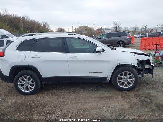 Продаж на аукціоні авто 2017 Jeep Cherokee Latitude 4x4, vin: 1C4PJMCB8HW576282, номер лоту: 37798722