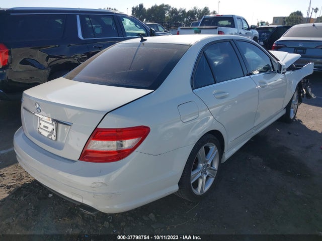 2010 MERCEDES-BENZ C 300 SPORT/LUXURY/ VIN: WDDGF5EB1AR117612