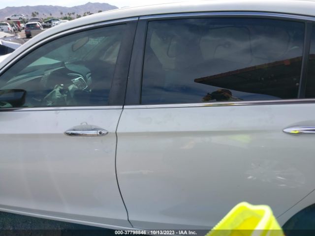 1HGCR2F30FA055438 Honda Accord Sedan Lx