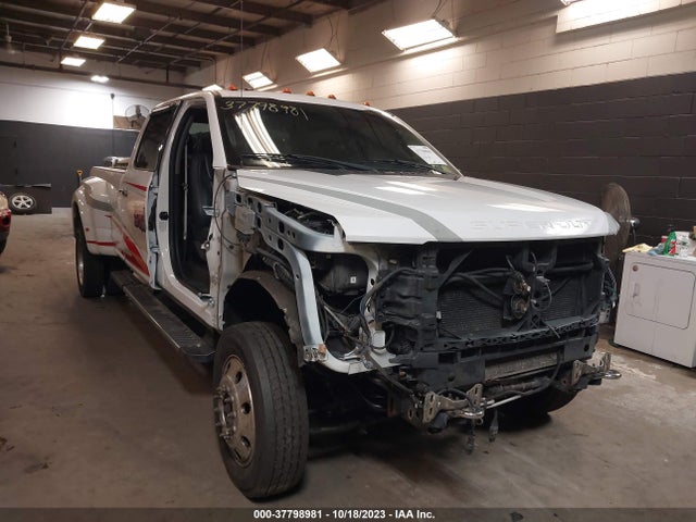 2017 Ford F-450, VIN: 1FT8W4DTXHEE62447