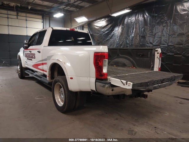 2017 Ford F-450, VIN: 1FT8W4DTXHEE62447