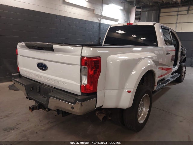 2017 Ford F-450, VIN: 1FT8W4DTXHEE62447