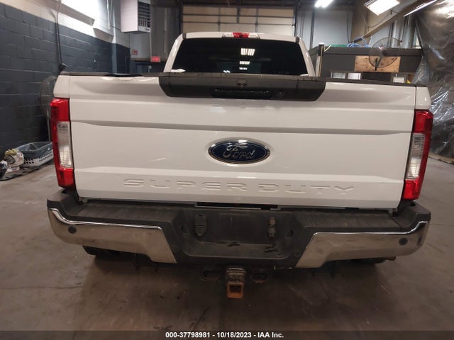 2017 Ford F-450, VIN: 1FT8W4DTXHEE62447