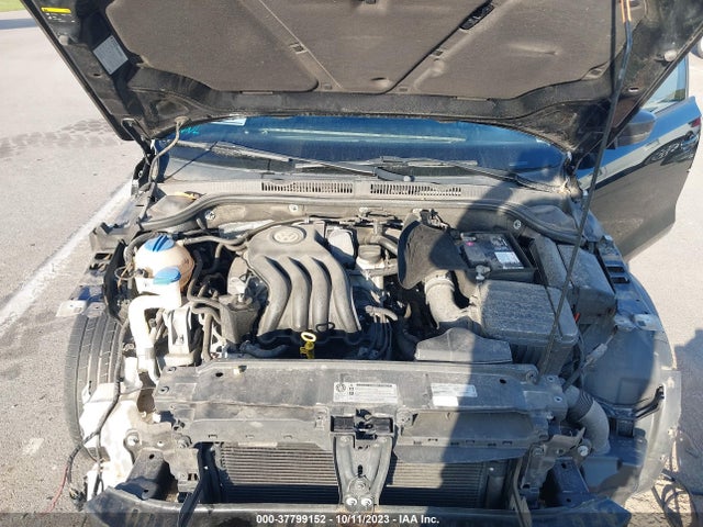 3VW2K7AJ4EM329157 Volkswagen Jetta Sedan S