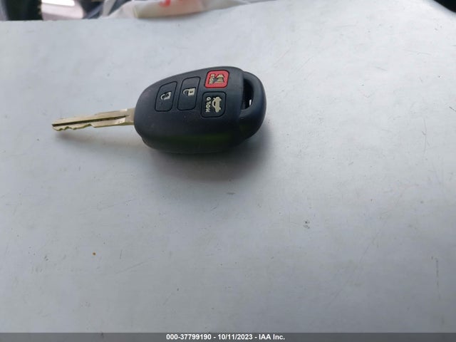 2015 TOYOTA COROLLA L/LE/S/S PLUS/LE PLUS VIN: 5YFBURHE0FP230413