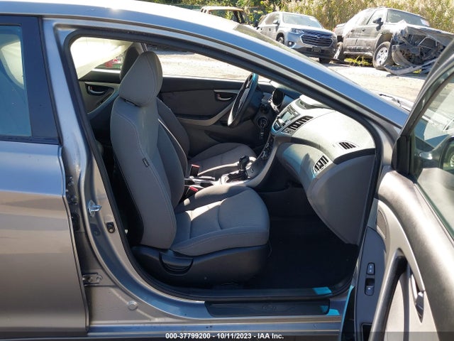 2015 HYUNDAI ELANTRA SE VIN: KMHDH4AE4FU352670