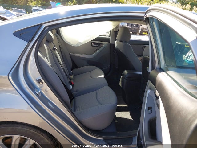 2015 HYUNDAI ELANTRA SE VIN: KMHDH4AE4FU352670