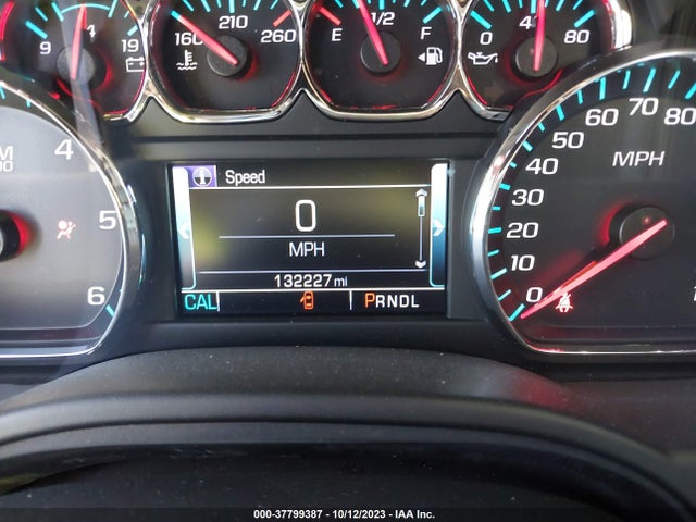 Chevrolet Suburban Lt 2018 1GNSKHKC8JR118312 Image 16