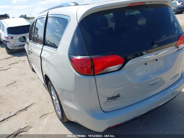 2C4RC1BG9LR205082 Chrysler Pacifica Touring L