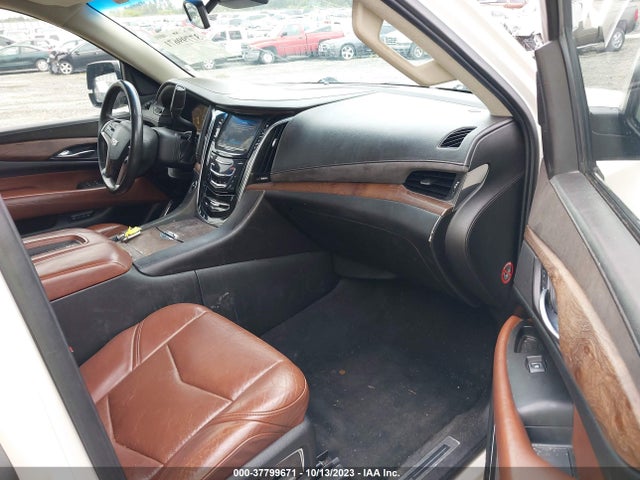 1GYS48KJ8FR637735 Cadillac Escalade Luxury