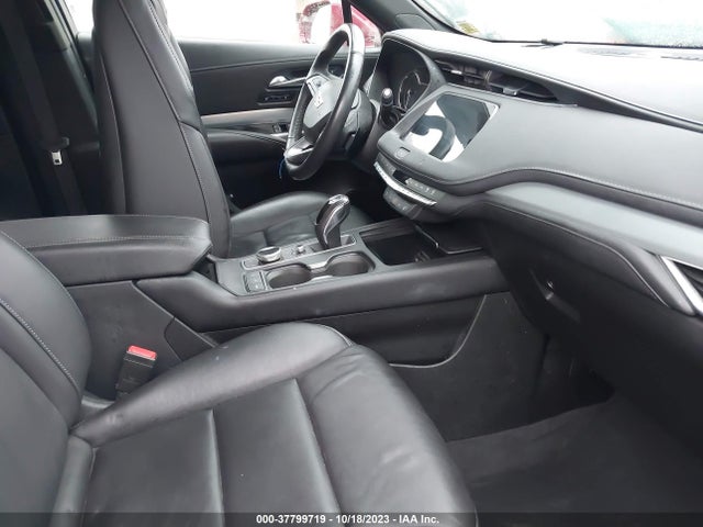 2019 CADILLAC XT4 1GYFZDR43KF163183 Photo 4