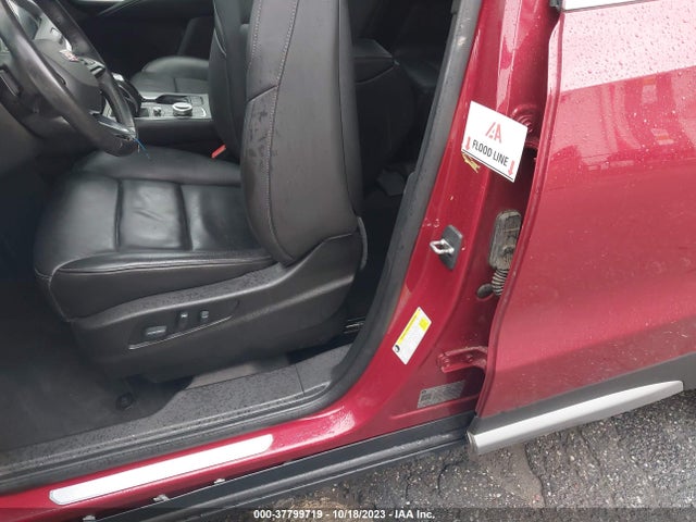 2019 CADILLAC XT4 1GYFZDR43KF163183 Photo 5