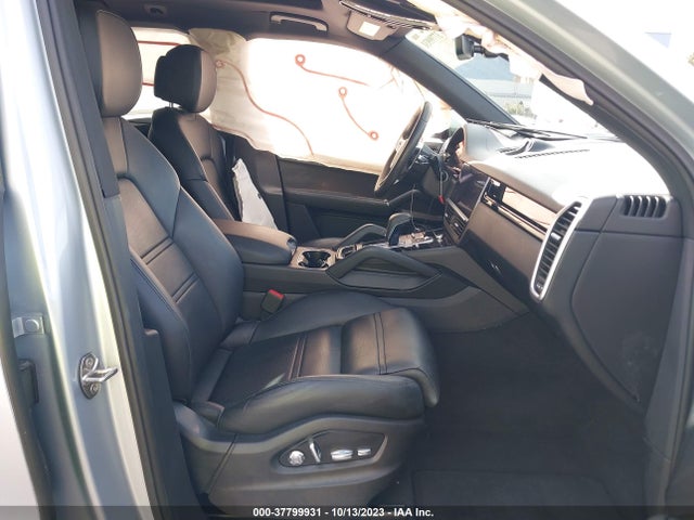 2019 PORSCHE CAYENNE WP1AA2AY0KDA09096 Photo 4