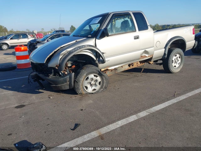 2003 CHEVROLET S-10 LS VIN: 1GCCT19X538135832