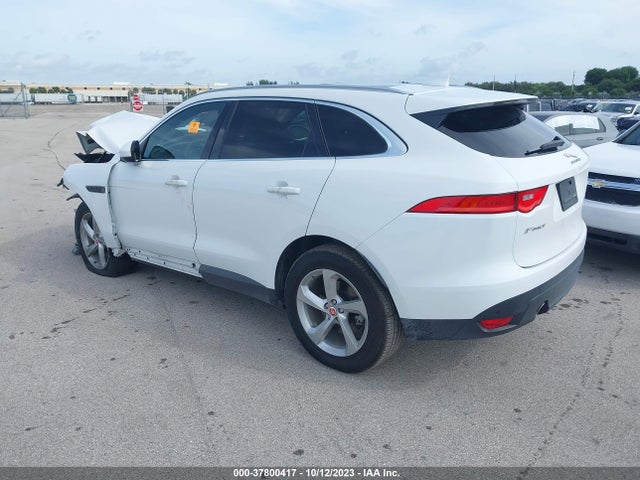 2019 JAGUAR F-PACE SADCJ2FX9KA399664 Photo 2