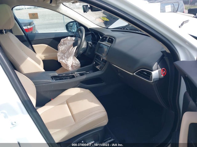 2019 JAGUAR F-PACE SADCJ2FX9KA399664 Photo 4