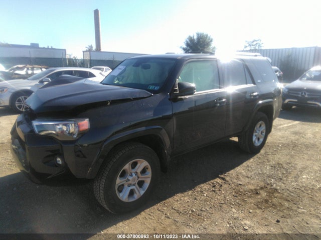 Toyota 4RUNNER SR5 2022 JTEMU5JRXN5978415 Image 2