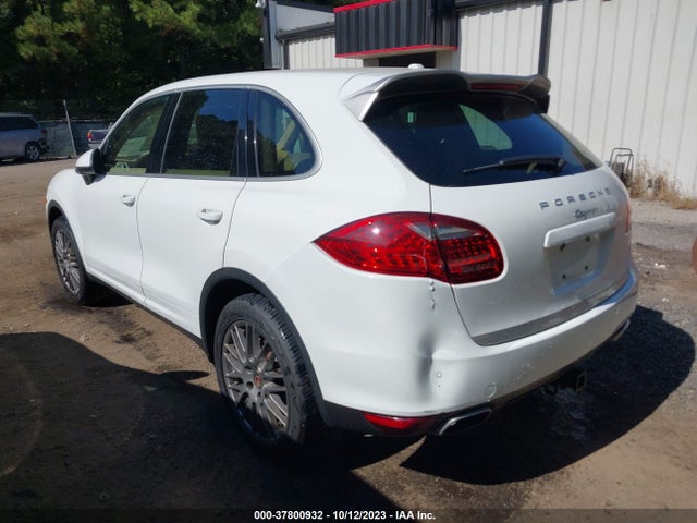 2014 PORSCHE CAYENNE WP1AA2A21ELA06620 Photo 2