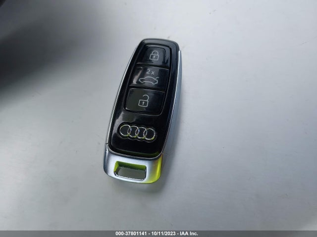 WAU8DAF8XMN014827 Audi A8 L
