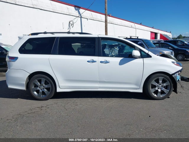Toyota SIENNA SE 2015 5TDXK3DC0FS539349 Image 12