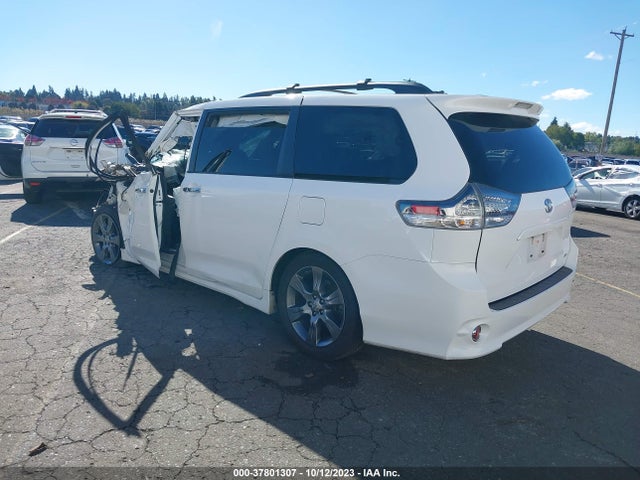 Toyota SIENNA SE 2015 5TDXK3DC0FS539349 Image 3