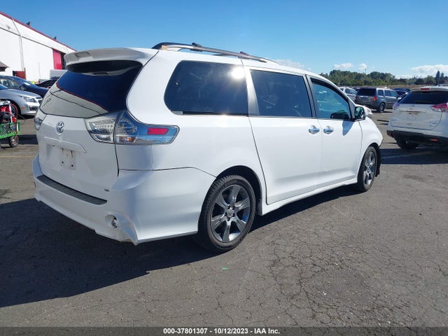 Toyota SIENNA SE 2015 5TDXK3DC0FS539349 Image 4