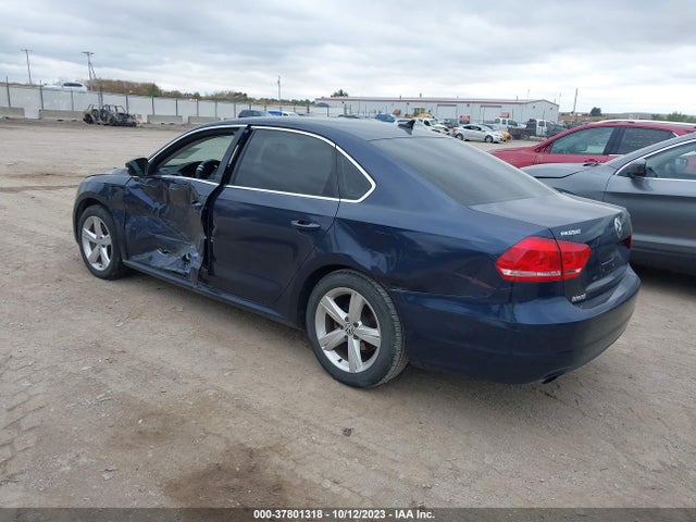 1VWBT7A32FC025312 Volkswagen Passat 1.8t Se