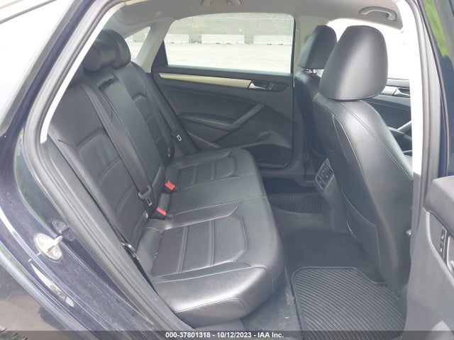 1VWBT7A32FC025312 Volkswagen Passat 1.8t Se