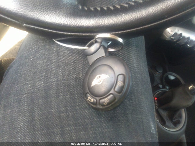 2010 MINI COOPER CLUBMAN WMWML3C57ATX38876 Photo 10
