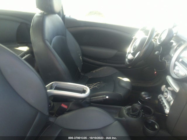 2010 MINI COOPER CLUBMAN WMWML3C57ATX38876 Photo 4