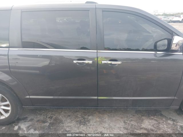 2C4RDGCG4KR556933 Dodge Grand Caravan Sxt