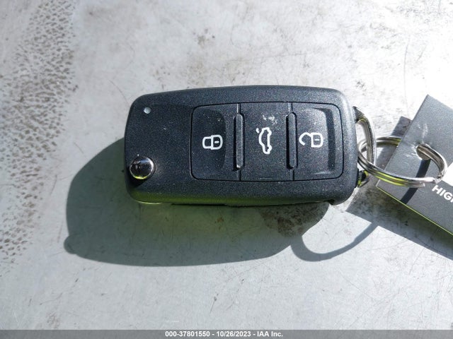 3VWL07AJ2EM393353 Volkswagen Jetta Sedan Sel