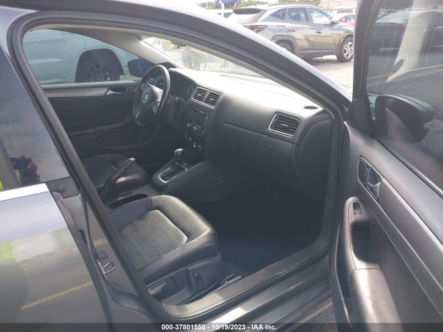 3VWL07AJ2EM393353 Volkswagen Jetta Sedan Sel