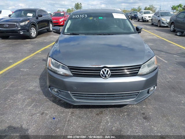 3VWL07AJ2EM393353 Volkswagen Jetta Sedan Sel
