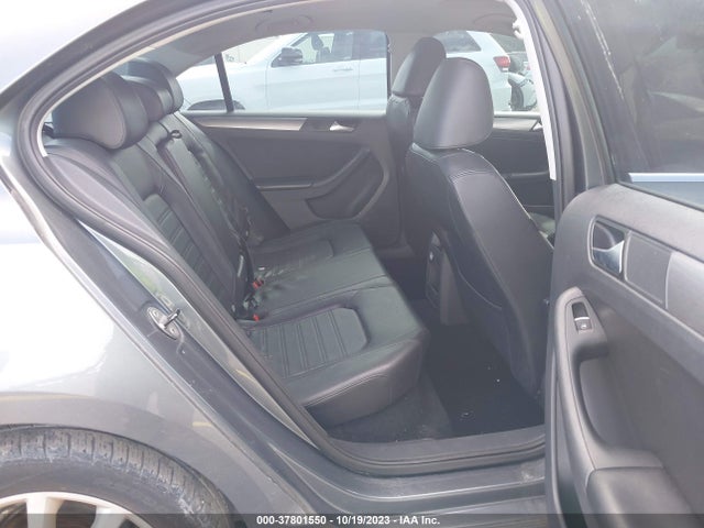 3VWL07AJ2EM393353 Volkswagen Jetta Sedan Sel