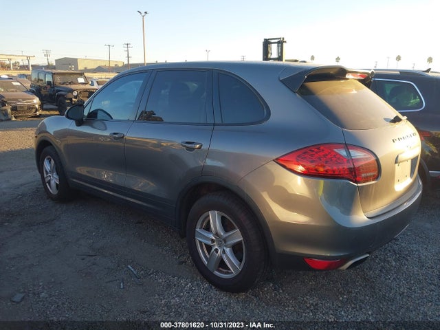 2012 PORSCHE CAYENNE WP1AA2A26CLA00311 Photo 2