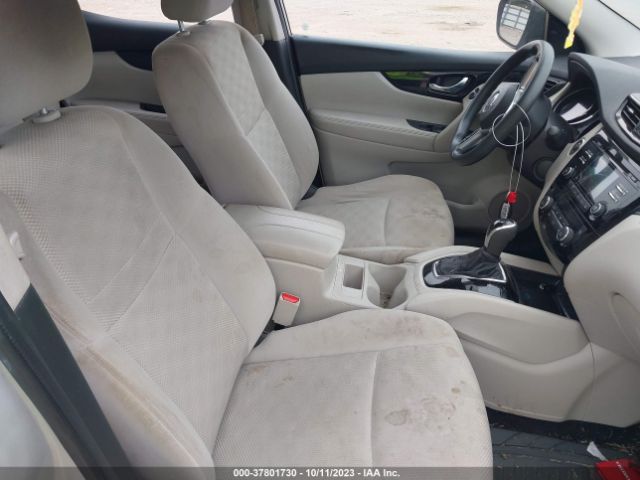 JN1BJ1CP0JW196804 Nissan Rogue Sport Sv