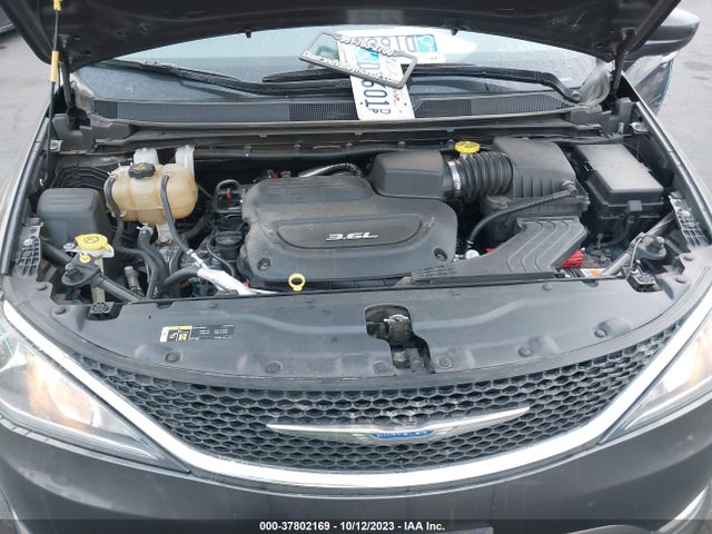 Chrysler Pacifica Touring L 2018 2C4RC1BG6JR139555 Image 10