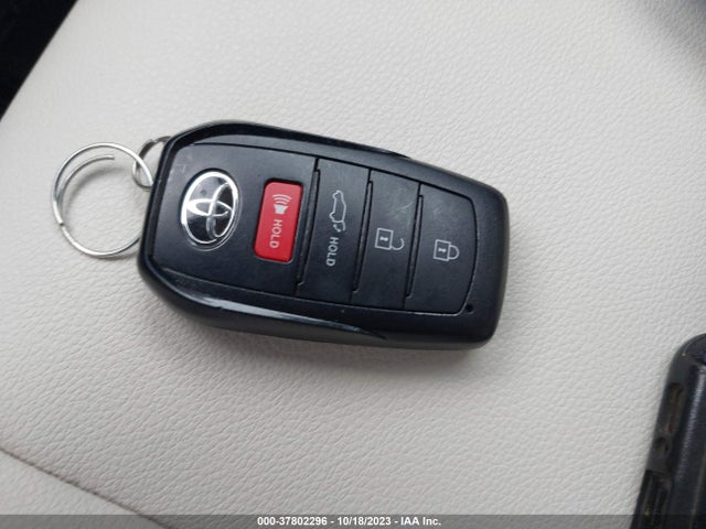 Toyota Corolla Cross Xle 2022 7MUDAABG8NV042814 Image 11