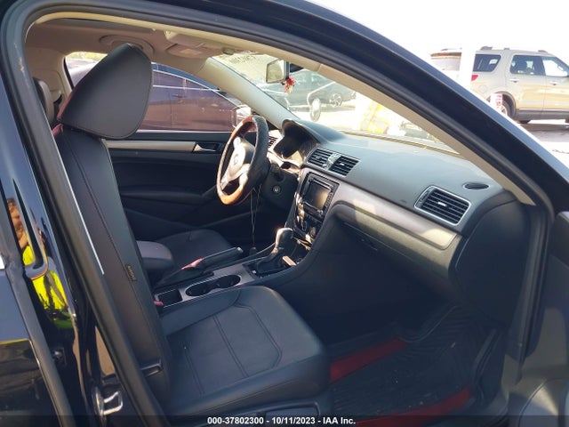 1VWBV7A39FC026323 Volkswagen Passat 2.0l Tdi Se W/sunroof