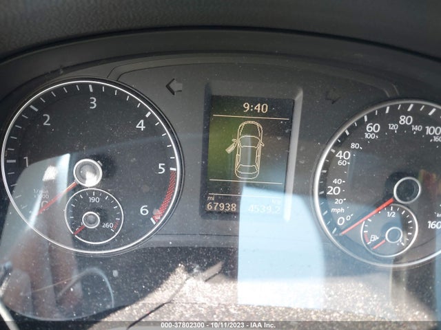 1VWBV7A39FC026323 Volkswagen Passat 2.0l Tdi Se W/sunroof