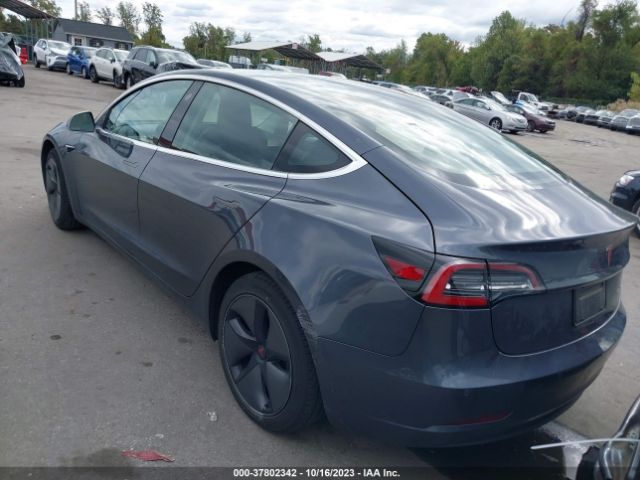 5YJ3E1EB7KF386662 Tesla Model 3 Long Range/performance