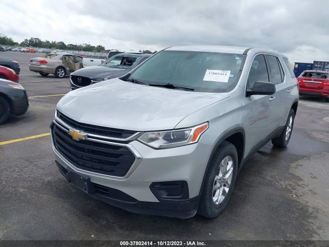 Chevrolet Traverse Ls 2019 1GNERFKW0KJ220923 Image 2