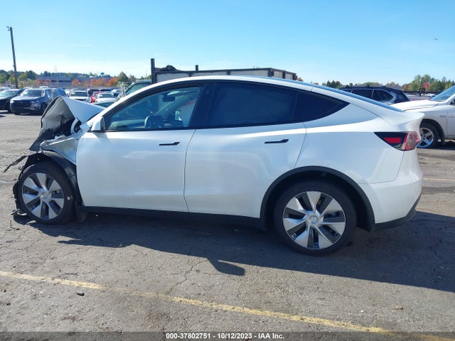 Tesla Model Y Long Range 2023 7SAYGAEE2PF784205 Image 12