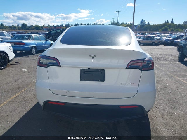 Tesla Model Y Long Range 2023 7SAYGAEE2PF784205 Image 14