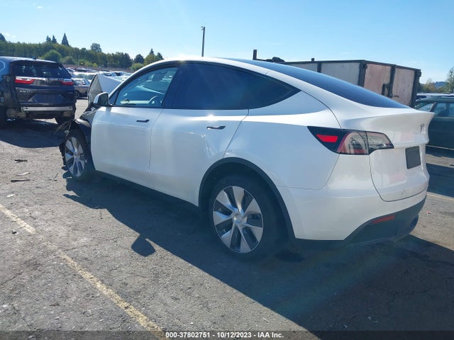 Tesla Model Y Long Range 2023 7SAYGAEE2PF784205 Image 3